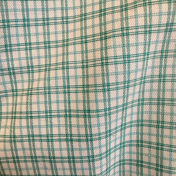 Large RW & Co fitted button down - Picture 2 of 3